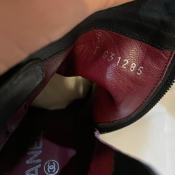 Chanel turn lock boots 38.5 - Picture 5 of 15